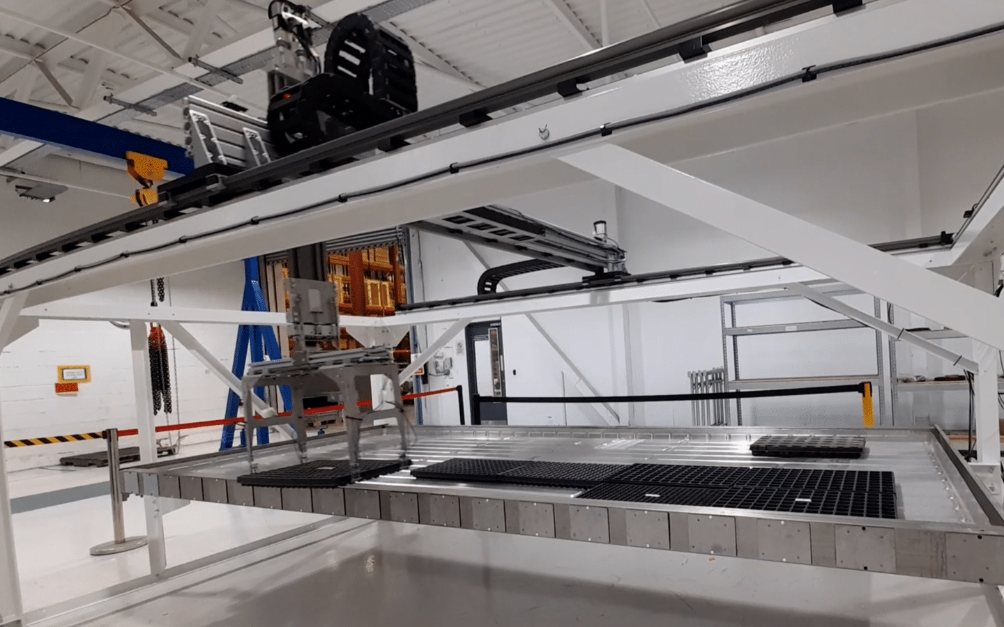 Large scale gantry system built by Tharsus for IGS's vertical farm